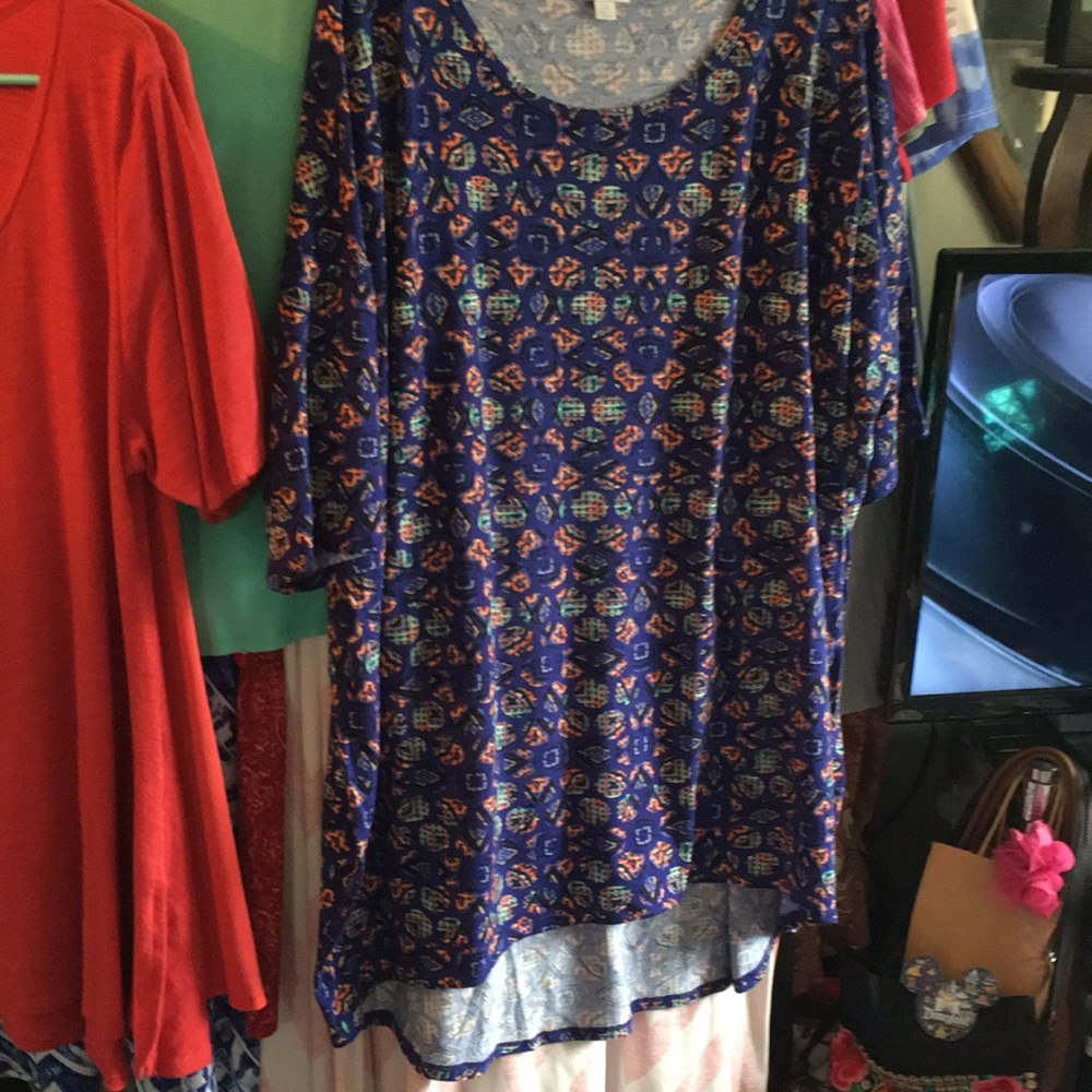 Lularoe Irma top size 2XL
